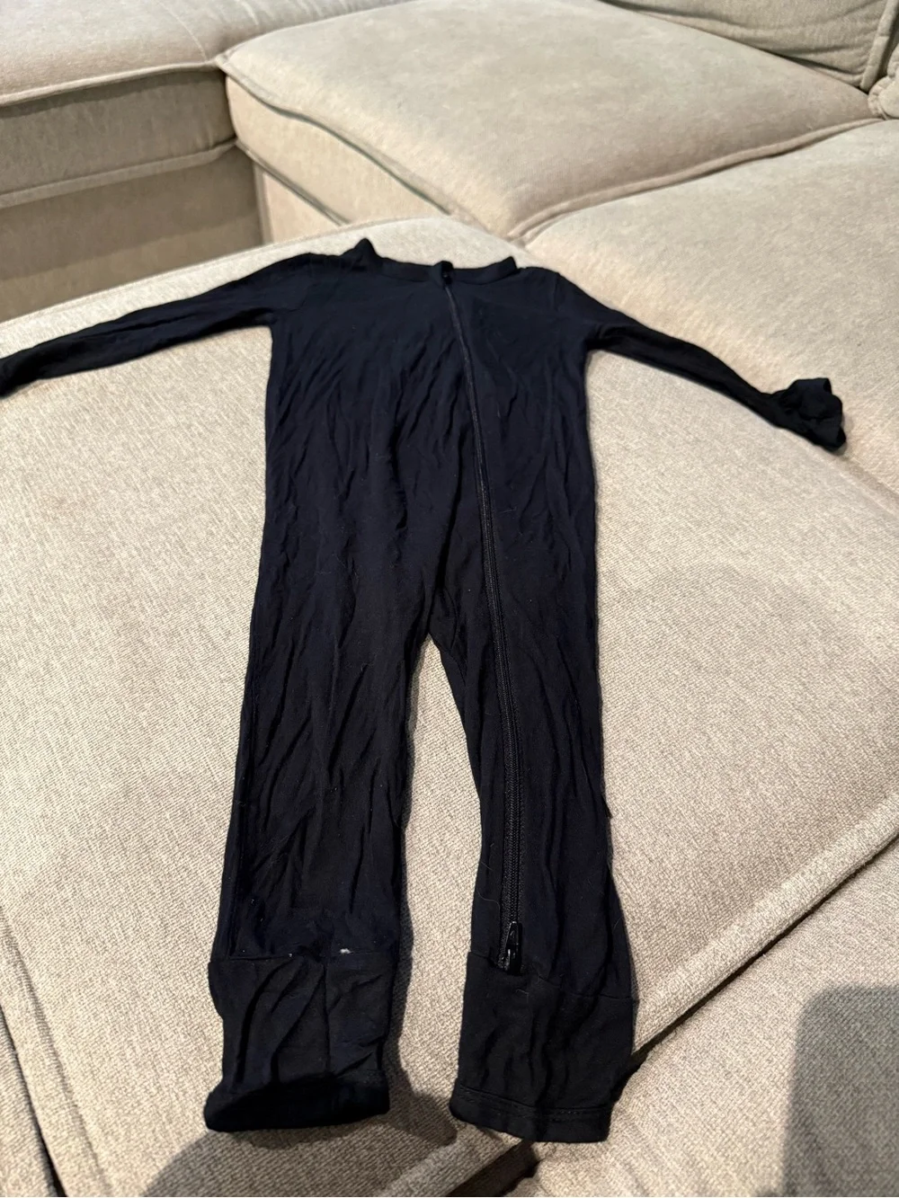 Kyte BABY Black Long-Sleeve Infant Jumpsuit with Front Zipper